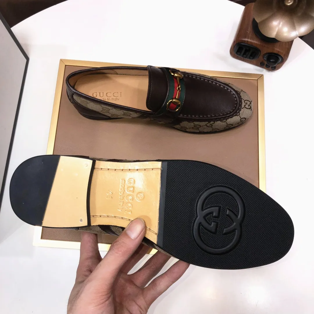 Men's shoes 💰600💰 Brand: GUCCI (Gucci) Standard size: Men's size 38/44 (45 can be customized) Grade: Same as the official website Original quality Material: Original cowhide Water-dyed cowhide lining Original rubber outsole Style category: Men's fashionable casual leather shoes Distinguished big-name luxury elements Top luxury Color: Actual picture